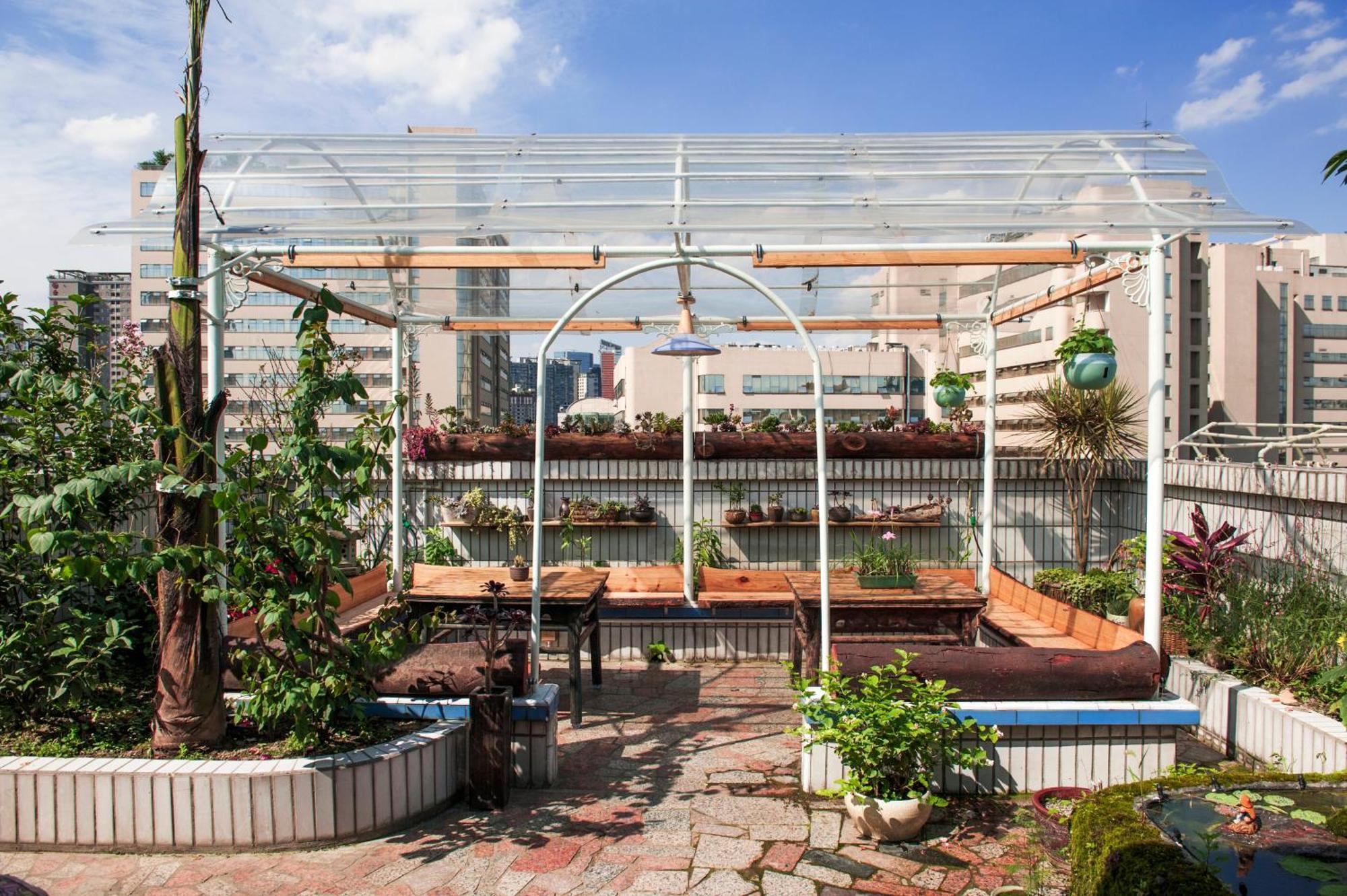 Arthur'S Roof-Top Chengdu Bagian luar foto